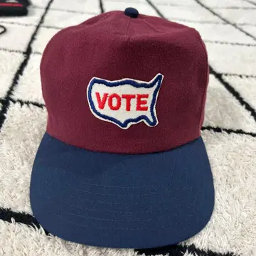 VOTE 자수 야구 모자