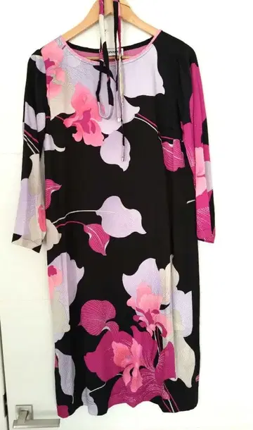 레오나르 실크 꽃무늬 원피스