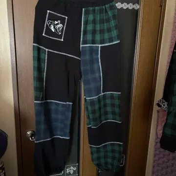 캔디 스트리퍼 패치워크 조거 팬츠 블랙 그린