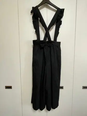 거의 새상품 프랑슈리페 블랙 프릴 달린 블랙 살로펫