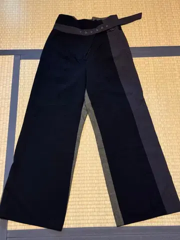 다른 소재 절개 와이드 팬츠