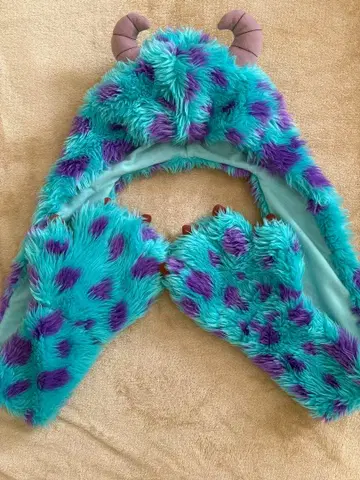 샐리의 장갑, 머플러 포함 팬캡