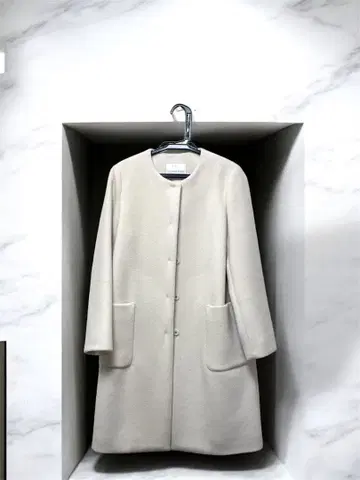 M 프리미어 아이보리 코트 울 새상품급 사이즈 32P