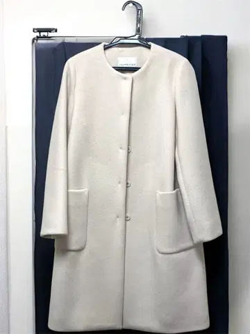 M 프리미어 아이보리 코트 울 새상품급 사이즈 32P