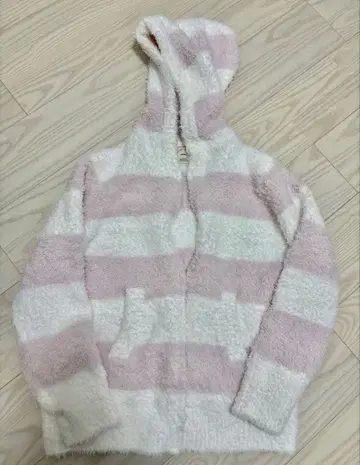 새상품 미사용 젤라피케 핑크와 화이트 스트라이프 룸웨어