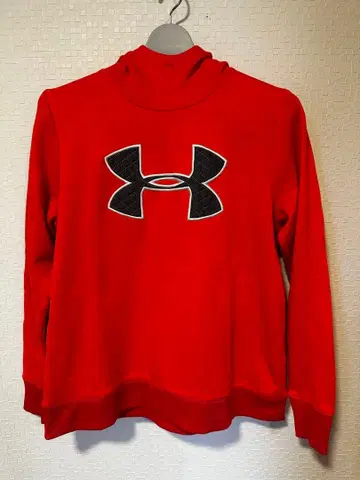 Under Armour 빨간색 후드 부착 후드티