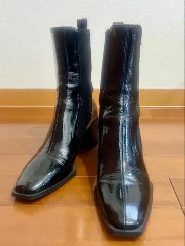 ZARA 사이드 고어 부츠 35