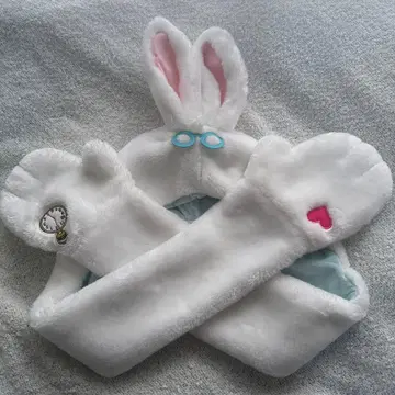 도쿄 디즈니 리조트 원더랜드의 앨리스 화이트래빗 머플러 캡