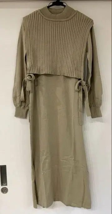 시착만 한 상품 옅은 그린 ITEMS 니트 원피스 긴팔