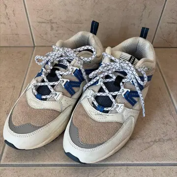 KARHU 스포츠 슈즈 화이트/블루