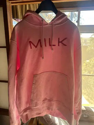 MILK 로고 핑크 후드티