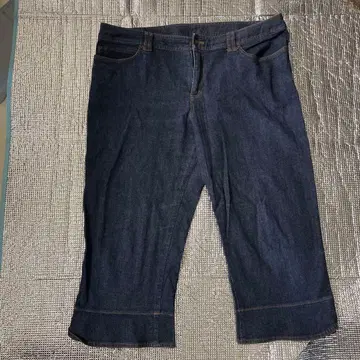 레리아 엠플러스 17+ 무릎 기장 데님 팬츠