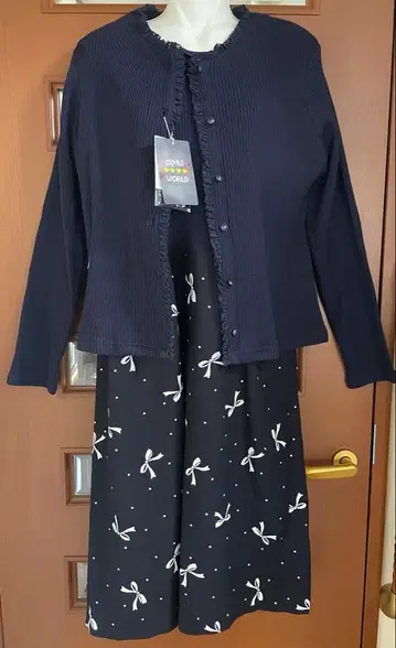 택 포함 새상품 [ 옵티 ] 원피스 & 가디건 LL