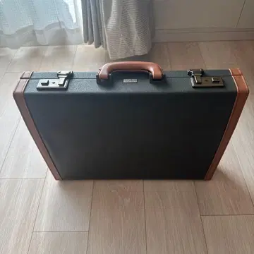 아타셰 케이스 비즈니스 백 합성 피혁 블랙