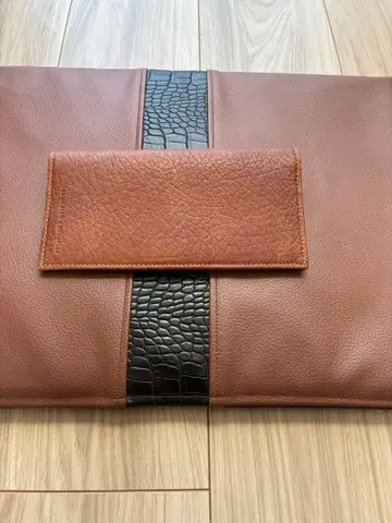 새상품급 브루넬로쿠치넬리 가죽 지갑