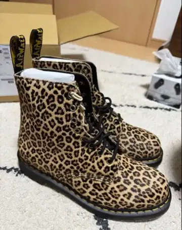 Dr.Martens 레오파드 8홀 부츠 UK9 28cm