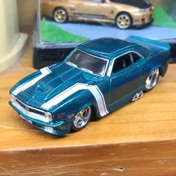시보레 카마로 Maisto 1/64