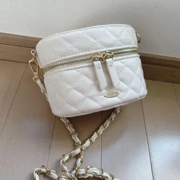 [chico] 화이트 퀼팅 숄더백