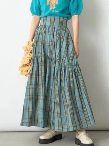 lily brown 타프타 스커트