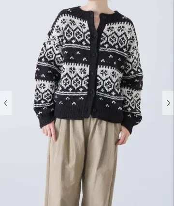 택 포함 새상품 카구레 페루 노르딕 가디건 어반 리서치 도어스