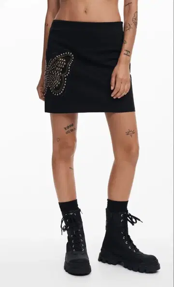 Desigual 데시그알 미니 스커트 버터플라이 XS