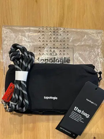 topologie 숄더백 사코슈 블랙 택 포함