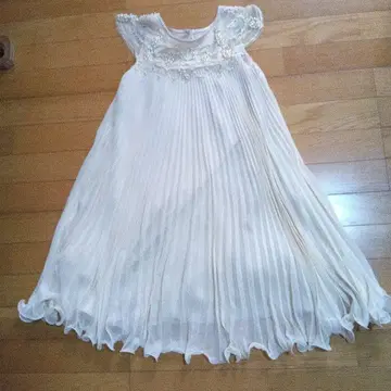 아이보리 슬리브리스 플리츠 원피스 드레스