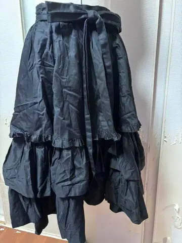 블랙 피스 나우 스커트