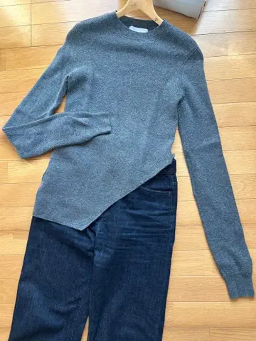 AP STUDIO 비대칭 그레이 니트 스웨터 긴팔 3만 엔 정도의 상품