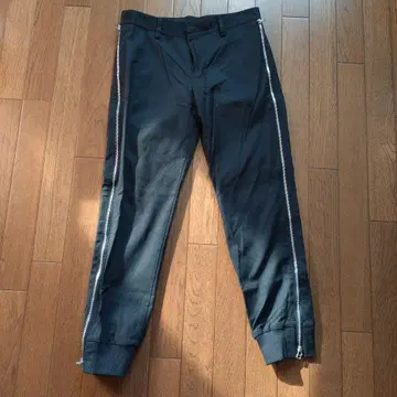 Calvin Klein Platinum 블랙 조거 팬츠