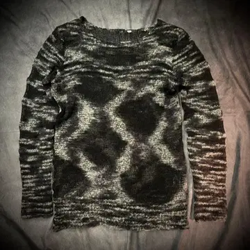 그라데이션 니트 모헤어풍 그런지 Y2K 블랙 계열