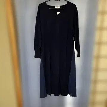 글로벌 워크 사이드 플리츠 A라인 원피스