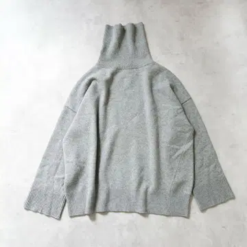 everyday i like Aries 터틀넥 풀오버