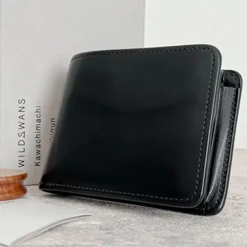새상품급 와일드 스완스 그라운더 새들 풀업 접이식 지갑 블랙