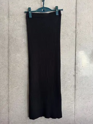 Drawing Numbers 블랙 슬릿 리브 타이트 스커트