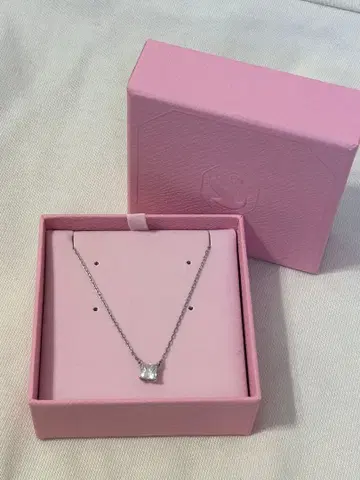 스와로브스키 스퀘어 싱글 볼 목걸이 실버 박스 포함