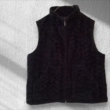 1점 한정 블랙 퍼 소재 슬리브리스 베스트 아우터 블랙