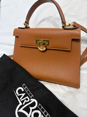 카르보티 브라운 레더 숄더백