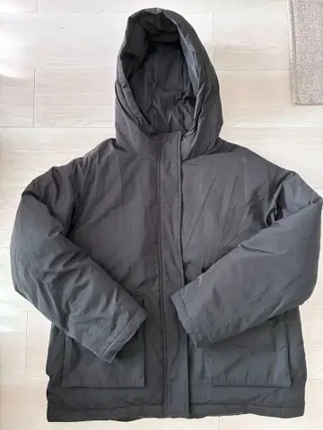 다운 자켓 후드 부착 블랙 GU 지유