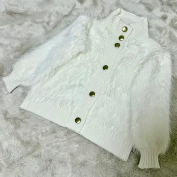 [컨디션 최상] 뮤 골드 버튼 에코 퍼 가디건 니트 화이트