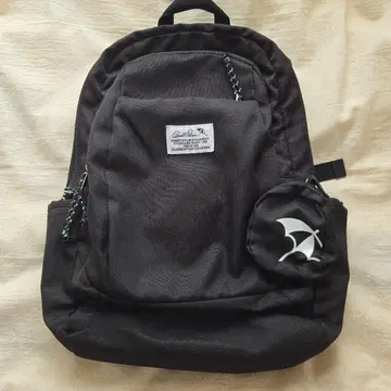 아놀드 파머 블랙 백팩 심플한 디자인