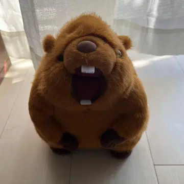 울부짖는 마모트 봉제 인형