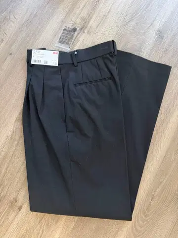 온라인 한정판 긴 길이 블랙 턱 와이드 팬츠