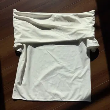 에스트네이션 오프숄더 화이트 T셔츠