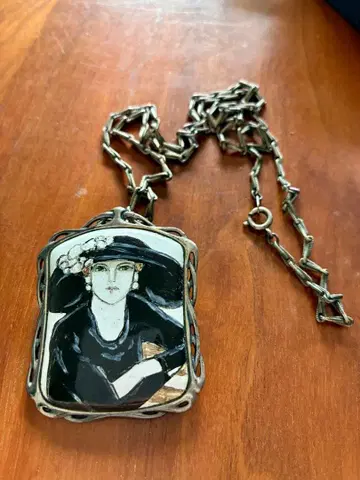 레트로 빈티지 여성 초상화 목걸이