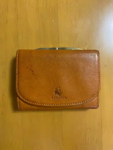 kissora 브라운 3단 폴더형 지갑