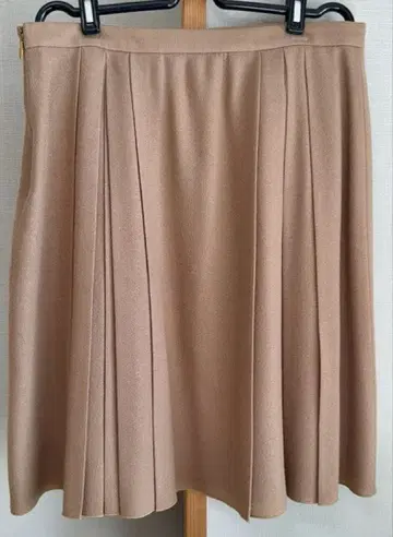 UNTITLED 베이지 플리츠 스커트 무릎 기장 11호