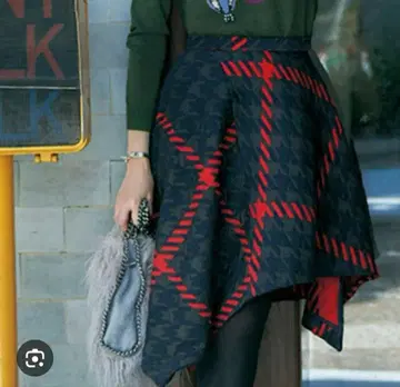 chesty 비대칭 플레어 스커트 체크 무늬