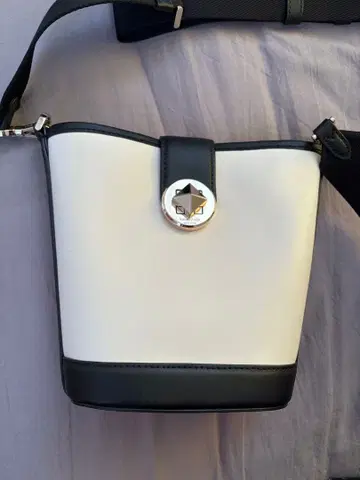 케이트 스페이드의 백