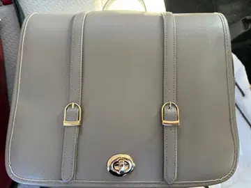 니센 토트백 인형이 깔끔하게 들어가는 시크릿 사첼